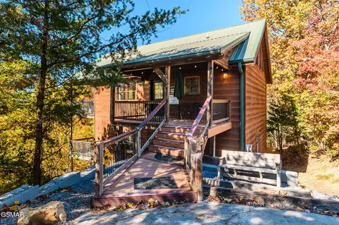 4104 Harvest Moon Rd, Sevierville, TN 37862