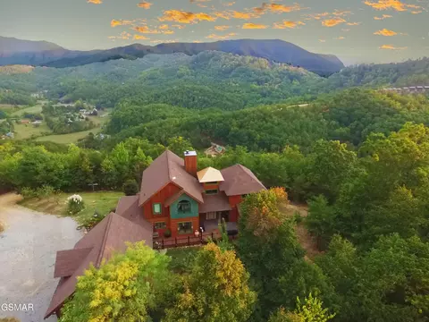 1642 Little Cove Rd, Sevierville, TN 37862