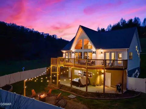 3885 Katelyns Ln, Sevierville, TN 37876
