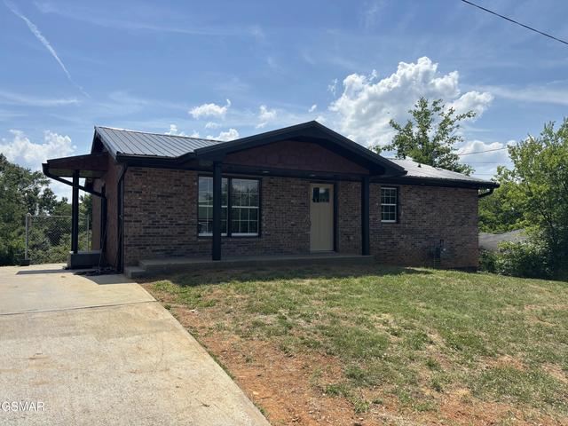 709 8th St, Newport, TN 37821