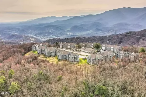 1260 Ski View Dr, Gatlinburg, TN 37738