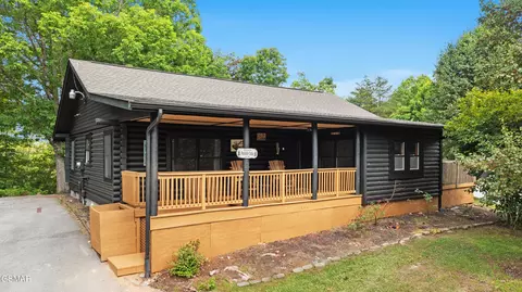 3009 Crestview Ct, Sevierville, TN 37862