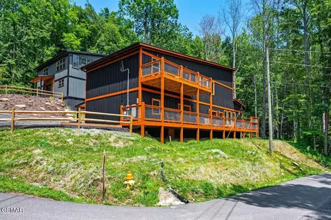 450 Winfield Heights Rd, Gatlinburg, TN 37738