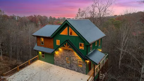 1857 Beach Front Dr, Sevierville, TN 37876