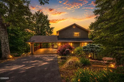 347 Overview Dr, Gatlinburg, TN 37738