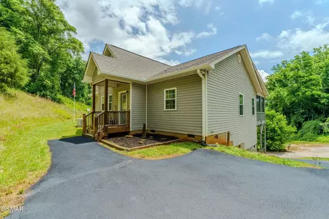 188 Happy Hollow Rd, Madisonville, TN 37354