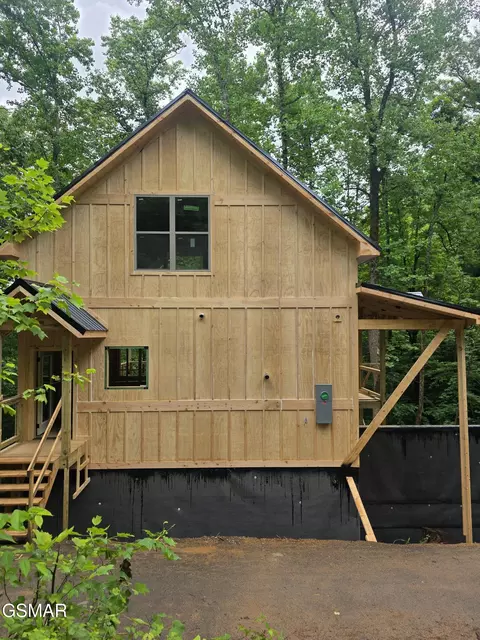 4276 Parkside Village Dr, Sevierville, TN 37862