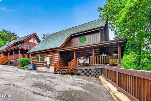 2024 Bear Haven Way, Sevierville, TN 37876