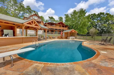 2803 Mary Ridge Farm Rd, Sevierville, TN 37862