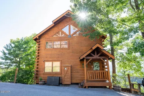 Undisclosed, Sevierville, TN