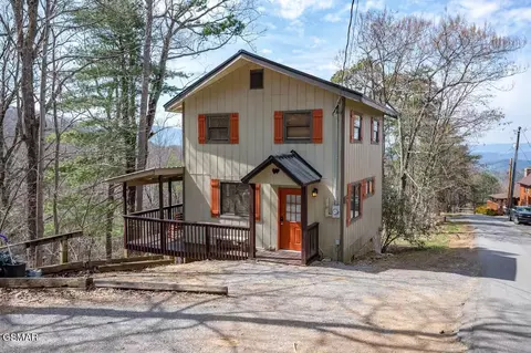 1712 Silver Poplar Ln, Sevierville, TN 37876