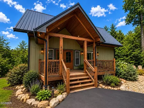 862 Crest View Dr, Gatlinburg, TN 37738