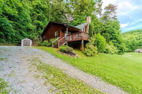 2545 Schisandra Ln, Cosby, TN 37722