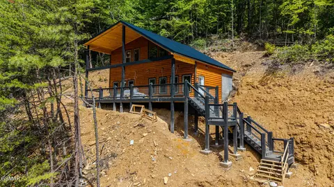 2743 Overholt Trl, Sevierville, TN 37862