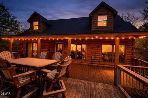 2145 Stillhouse Rd, Dandridge, TN 37725