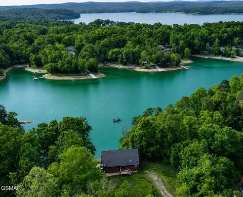 2145 Stillhouse Rd, Dandridge, TN 37725