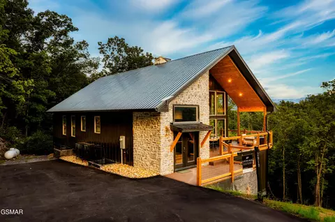 2917 Redtail Rd, Sevierville, TN 37862