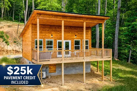 2122 Bluff Mtn Rd, Sevierville, TN 37876