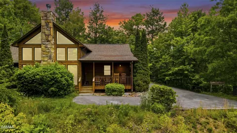 817 Sunshine Trl, Gatlinburg, TN 37738