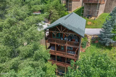 808 Great Smoky Way, Gatlinburg, TN 37738
