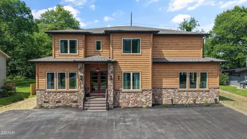 2662 High Valley Dr, Pigeon Forge, TN 37863