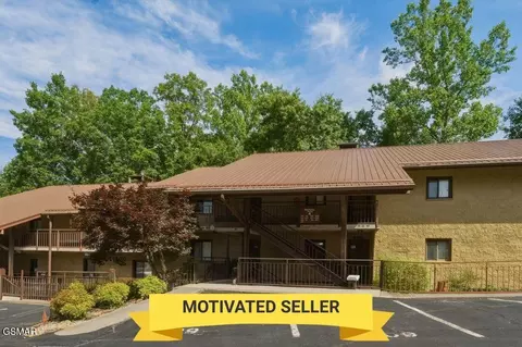 221 Woodland Rd, Gatlinburg, TN 37738