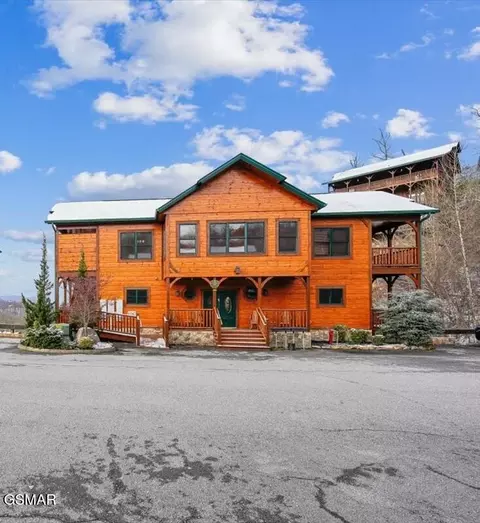 889 Great Smoky Way, Gatlinburg, TN 37738