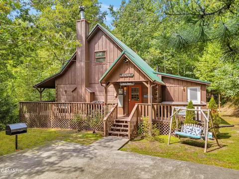2947 Patty View Way, Pigeon Forge, TN 37862
