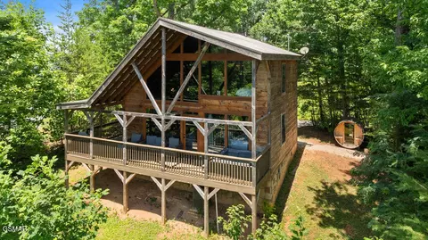 4225 Dollys Dr, Sevierville, TN 37876