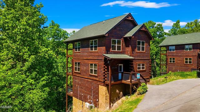 2243 Wingspan Dr, Sevierville, TN 37876
