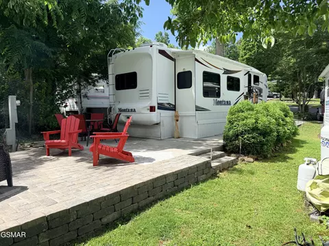 4229 E Pkwy #2, Gatlinburg, TN 37738