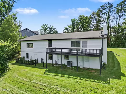 3113 Noland Dr, Pigeon Forge, TN 37863