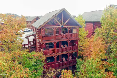 2867 White Oak Ridge Ln, Sevierville, TN 37862