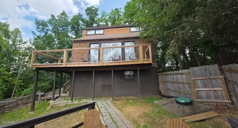 3073 Engle Town Rd, Sevierville, TN 37862