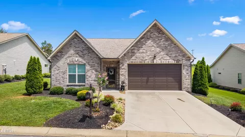 2221 Boulder Crest Ln, Sevierville, TN 37876