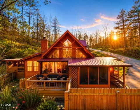 727 Sunrise Blvd, Sevierville, TN 37862