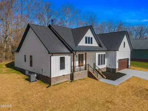 932 Bob O Dr, Dandridge, TN 37725