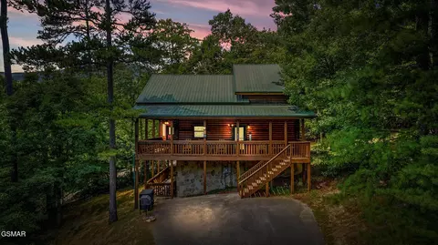 2828 Ridge Creek Cir, Sevierville, TN 37876
