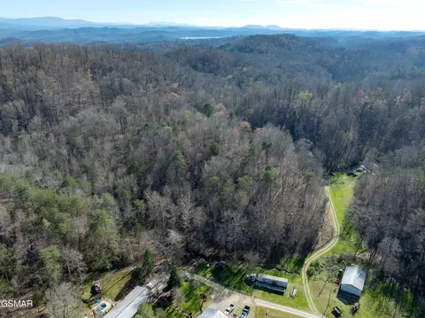 2723 Redbud Valley Dr, Maryville, TN 37801