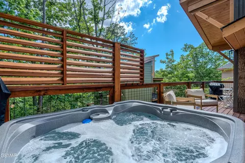 Exterior - 2385 Forge Hideaway Loop, Pigeon Forge, TN 37863 photo 3 of 6