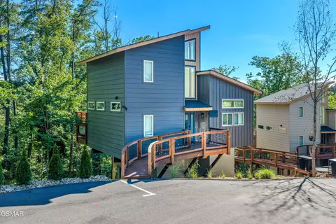 2385 Forge Hideaway Loop, Pigeon Forge, TN 37863