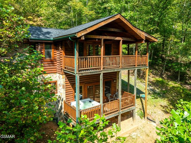 4062 Chamberlain Ln, Sevierville, TN 37862