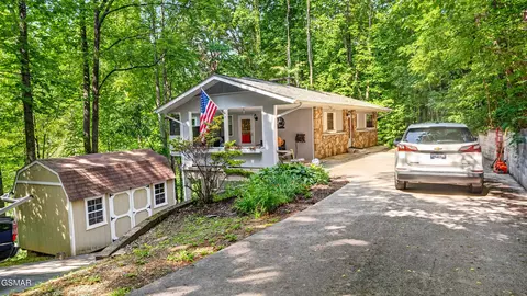 1131 Tanrac Trl, Gatlinburg, TN 37738