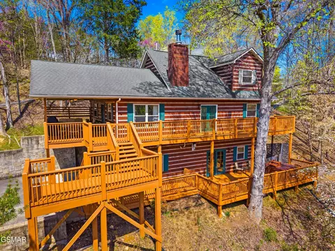 429 Filet Ln, Dandridge, TN 37725