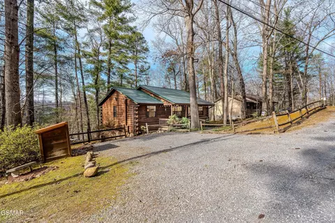 3226 Priscilla Heights Ln, Sevierville, TN 37862