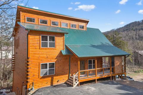 3138 White Falcon Way, Pigeon Forge, TN 37863