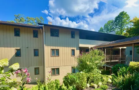 224 Woodland Rd, Gatlinburg, TN 37738