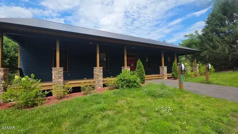 3369 Robeson Rd, Sevierville, TN 37862