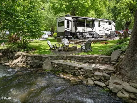 4229 E Pkwy #282, Gatlinburg, TN 37738