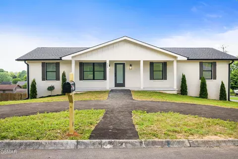 425 Third St, Seymour, TN 37865